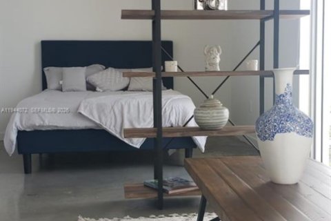 Condo in Miami, Florida, 1 bedroom  № 2000873 - photo 4