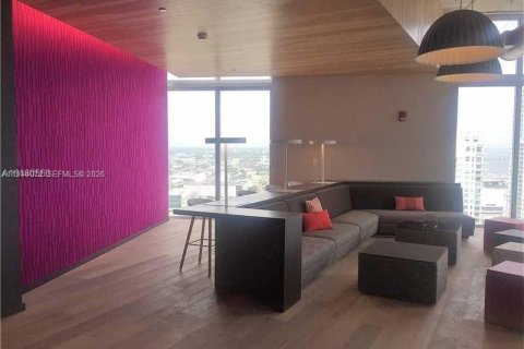 Condo in Miami, Florida, 1 bedroom  № 2000873 - photo 10