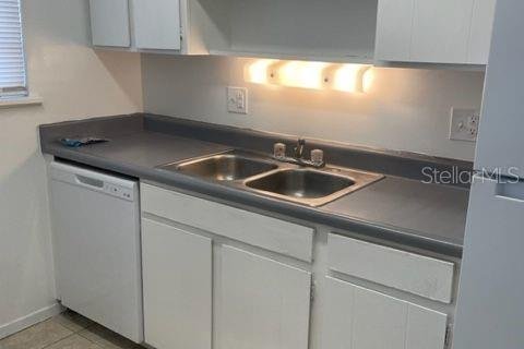 Condo in Orlando, Florida, 1 bedroom  № 1572852 - photo 3