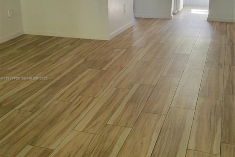 Copropriété à louer à Miami Beach, Floride: 39.02 m2 № 1987770 - photo 3