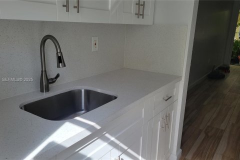 Copropriété à louer à Miami Beach, Floride: 39.02 m2 № 1987770 - photo 5