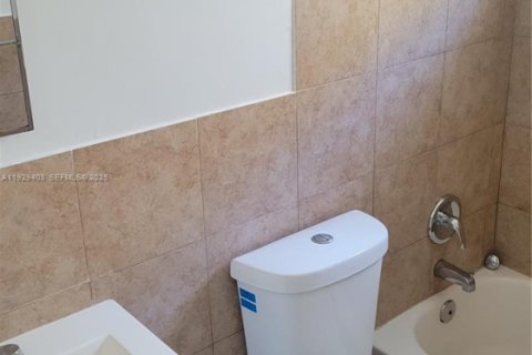 Copropriété à louer à Miami Beach, Floride: 39.02 m2 № 1987770 - photo 8