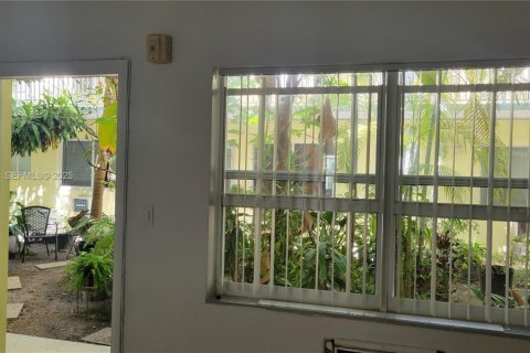 Copropriété à louer à Miami Beach, Floride: 39.02 m2 № 1987770 - photo 6