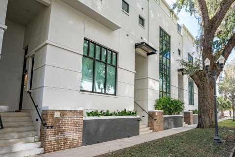 Condominio en Orlando, Florida, 2 dormitorios  № 2234216