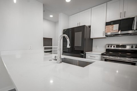 Condo in Orlando, Florida, 2 bedrooms № 2234216 - photo 6
