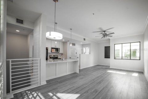Condo in Orlando, Florida, 2 bedrooms № 2234216 - photo 11
