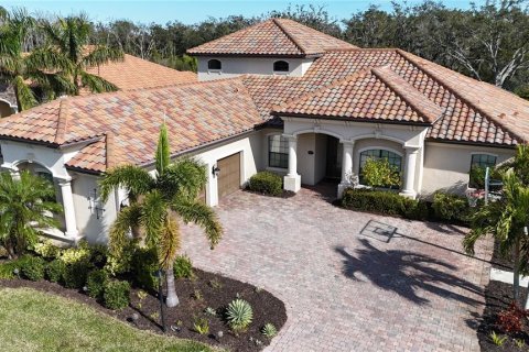 House in Bradenton, Florida 4 bedrooms, 287.53 sq.m. № 1902034 - photo 1