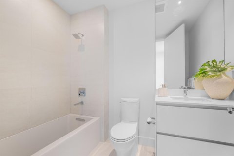 Condo in Pompano Beach, Florida, 3 bedrooms № 2191496 - photo 28