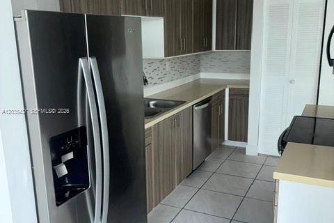 Copropriété à louer à Miami Lakes, Floride: 2 chambres, 101.26 m2 № 2085305 - photo 7