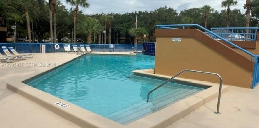 Condo à Miami Lakes, Floride, 2 chambres  № 2085305