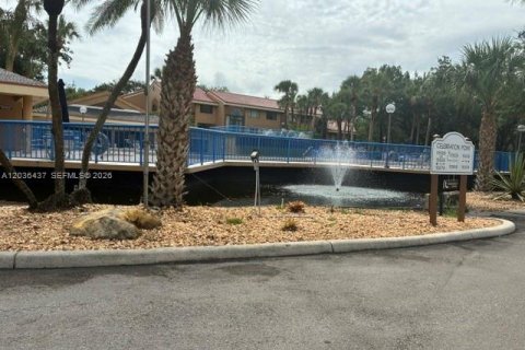 Copropriété à louer à Miami Lakes, Floride: 2 chambres, 101.26 m2 № 2085305 - photo 2