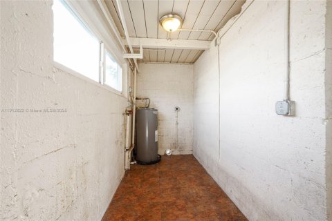 Casa en venta en Wilton Manors, Florida, 3 dormitorios, 115.94 m2 № 1969139 - foto 14