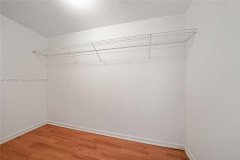 Casa en venta en Wilton Manors, Florida, 3 dormitorios, 115.94 m2 № 1969139 - foto 25