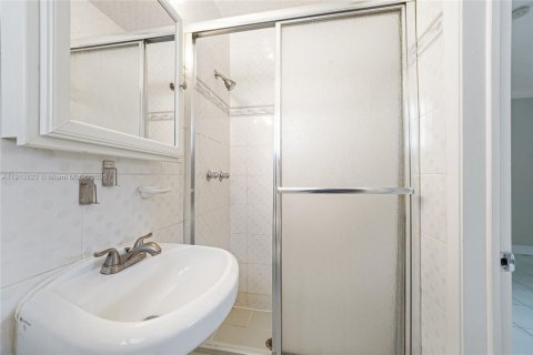 Casa en venta en Wilton Manors, Florida, 3 dormitorios, 115.94 m2 № 1969139 - foto 24