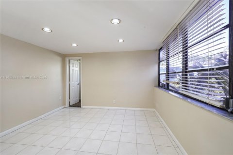 Casa en venta en Wilton Manors, Florida, 3 dormitorios, 115.94 m2 № 1969139 - foto 12