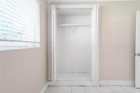 Casa en venta en Wilton Manors, Florida, 3 dormitorios, 115.94 m2 № 1969139 - foto 19