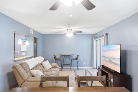 Condo in Deltona, Florida, 2 bedrooms  № 2208065 - photo 4