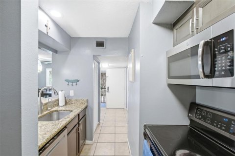 Condo in Deltona, Florida, 2 bedrooms  № 2208065 - photo 12