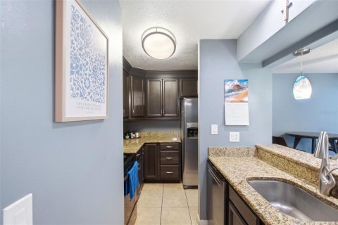 Condo in Deltona, Florida, 2 bedrooms  № 2208065 - photo 11
