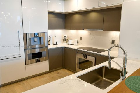 Condominio en alquiler en Sunny Isles Beach, Florida, 2 dormitorios, 134.43 m2 № 1952025 - foto 12