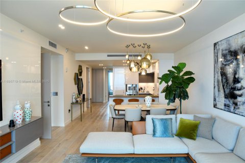 Condominio en alquiler en Sunny Isles Beach, Florida, 2 dormitorios, 134.43 m2 № 1952025 - foto 10