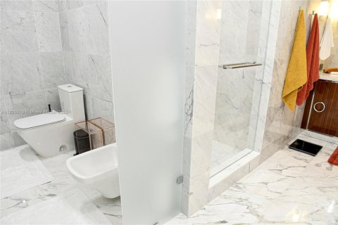 Condominio en alquiler en Sunny Isles Beach, Florida, 2 dormitorios, 134.43 m2 № 1952025 - foto 26