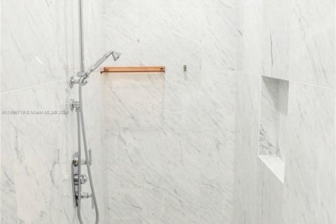 Condominio en alquiler en Sunny Isles Beach, Florida, 2 dormitorios, 134.43 m2 № 1952025 - foto 28