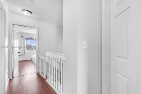 Townhouse in Miami, Florida 3 bedrooms, 117.99 sq.m. № 1836590 - photo 27