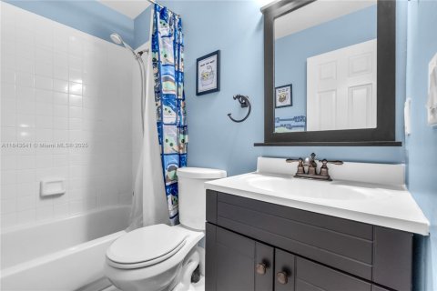 Townhouse in Miami, Florida 3 bedrooms, 117.99 sq.m. № 1836590 - photo 20