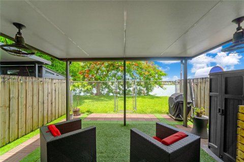Townhouse in Miami, Florida 3 bedrooms, 117.99 sq.m. № 1836590 - photo 30