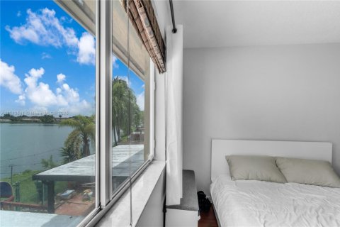 Townhouse in Miami, Florida 3 bedrooms, 117.99 sq.m. № 1836590 - photo 25