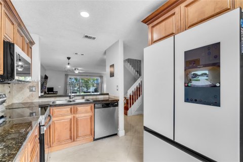 Townhouse in Miami, Florida 3 bedrooms, 117.99 sq.m. № 1836590 - photo 14
