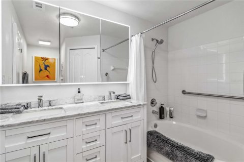 Condominio en alquiler en Sarasota, Florida, 2 dormitorios, 112.32 m2 № 1590531 - foto 22