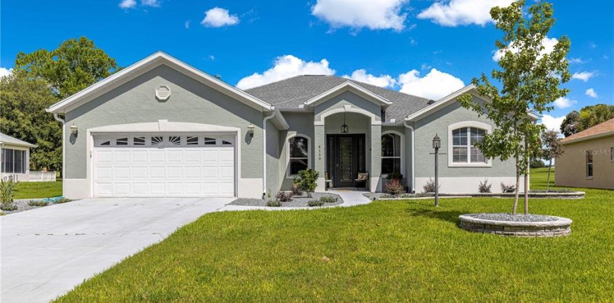House in Ocala, Florida 3 bedrooms, 216.37 sq.m. № 1828385
