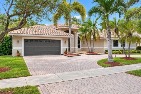 House in Coral Springs, Florida 6 bedrooms, 312.8 sq.m. № 2429811