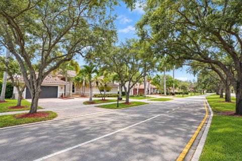House in Coral Springs, Florida 6 bedrooms, 312.8 sq.m. № 2429811 - photo 18