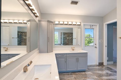 House in Coral Springs, Florida 6 bedrooms, 312.8 sq.m. № 2429811 - photo 13