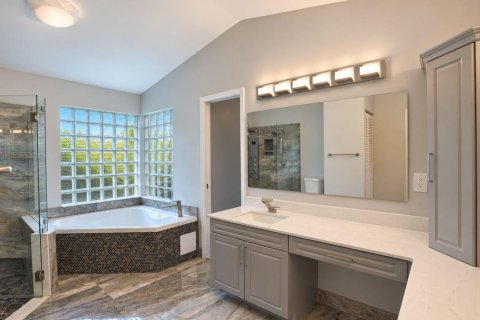 House in Coral Springs, Florida 6 bedrooms, 312.8 sq.m. № 2429811 - photo 11