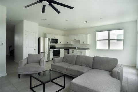 Townhouse in Davenport, Florida 3 bedrooms, 137.5 sq.m. № 1901793 - photo 7