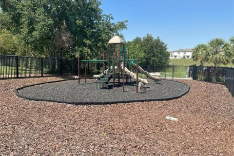 Townhouse in Davenport, Florida 3 bedrooms, 137.5 sq.m. № 1901793 - photo 21
