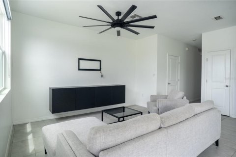 Townhouse in Davenport, Florida 3 bedrooms, 137.5 sq.m. № 1901793 - photo 6