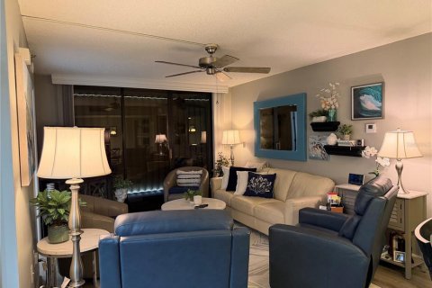 Condo in Port Charlotte, Florida, 2 bedrooms  № 2099398 - photo 4