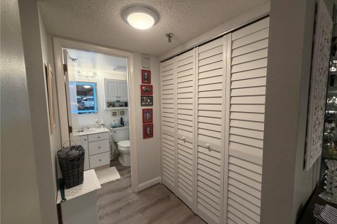 Condo in Port Charlotte, Florida, 2 bedrooms  № 2099398 - photo 30
