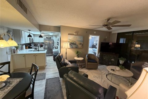 Condo in Port Charlotte, Florida, 2 bedrooms  № 2099398 - photo 7