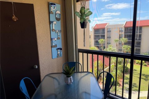 Condo in Port Charlotte, Florida, 2 bedrooms  № 2099398 - photo 15