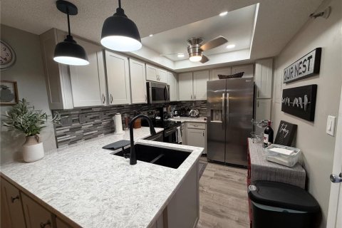 Condo in Port Charlotte, Florida, 2 bedrooms  № 2099398 - photo 3