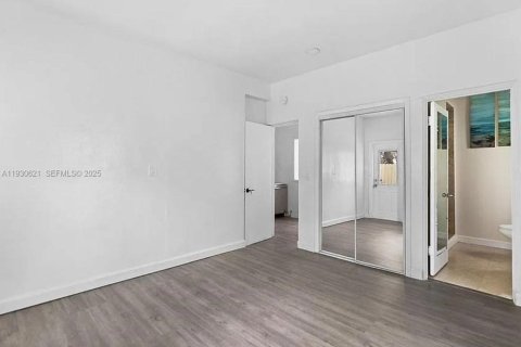 Купить коммерческую недвижимость в Майами-Бич, Флорида № 2035008 - фото 8