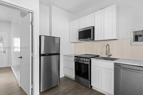 Купить коммерческую недвижимость в Майами-Бич, Флорида № 2035008 - фото 14