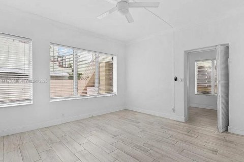 Купить коммерческую недвижимость в Майами-Бич, Флорида № 2035008 - фото 9