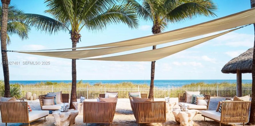 Estudio en el Condominio en Key Biscayne, Florida  № 1987316